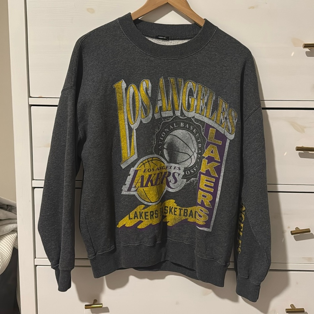 Abercrombie & Fitch Oversized LA Lakers Gray Crewneck Sweatshirt Size XS - Picture 3 of 6